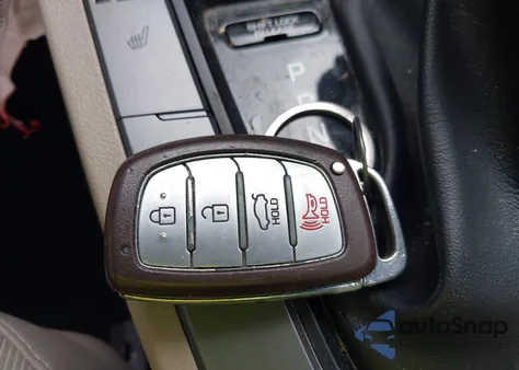 2018 Hyundai Elantra Value Edition из США, поврежденный, VIN 5NPD84LF7JH397972